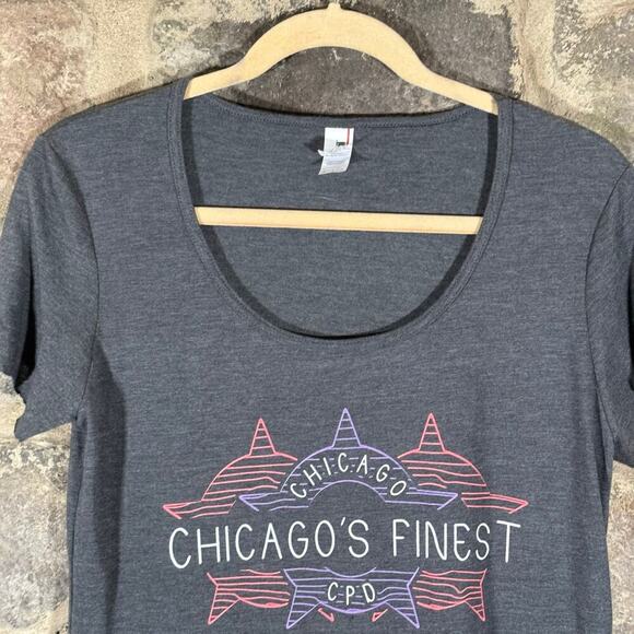Anvil‎ Tee Woman's Medium Gray Chicago's Finest Police CPD V-Neck Scoop Neck - Picture 2 of 13